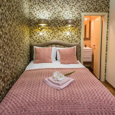 Pensión Dob Twenty 3*